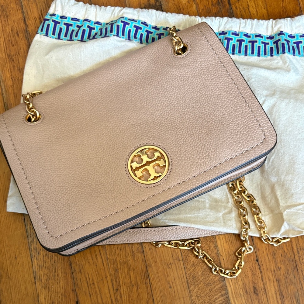 Tory Burch Carson Convertible Shoulder Bag in Devon Sand (Blush)